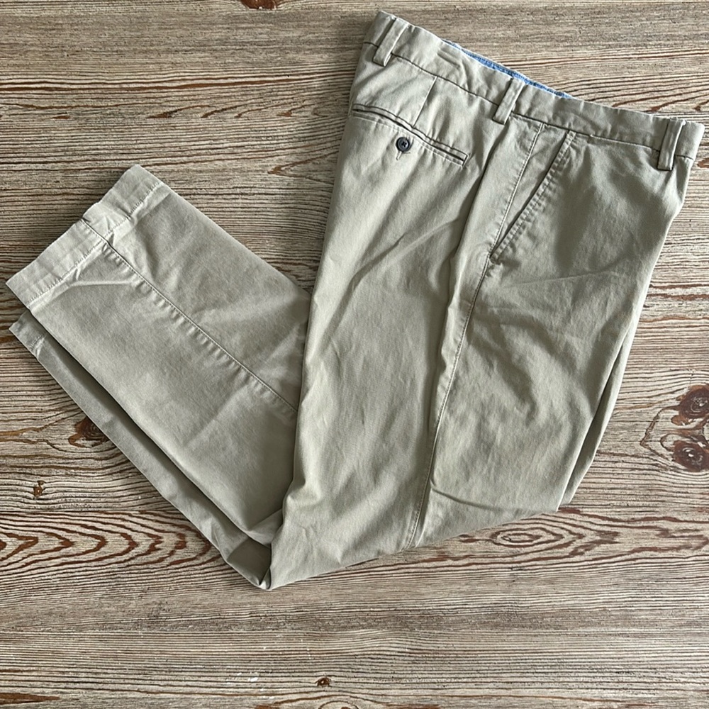 Modern Khakis in Straight Fit with Gap 35x30